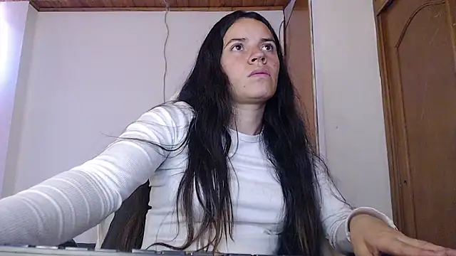 Shanel Lozano online show from April 21, 4:35 pm