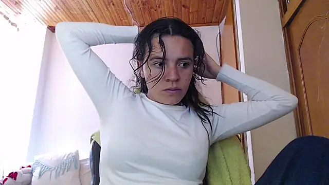 Snapshot of Shanel_Lozano chatting on February 25, 5:24 pm Shanel Lozano online show from February 25, 5:24 pm