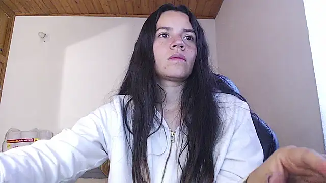 Snapshot of Shanel_Lozano chatting on June 12, 3:32 pm Shanel Lozano online show from June 12, 3:32 pm