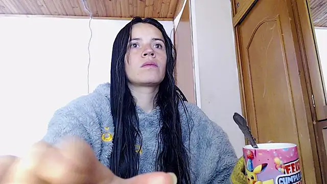Shanel Lozano online show from May 10, 1:14 pm