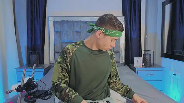 LeoMonnroe online show from February 24, 7:37 pm