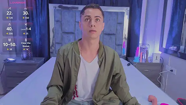 LeoMonnroe online show from March 30, 7:15 pm