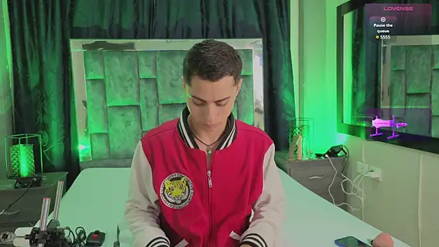 LeoMonnroe online show from March 5, 7:43 pm