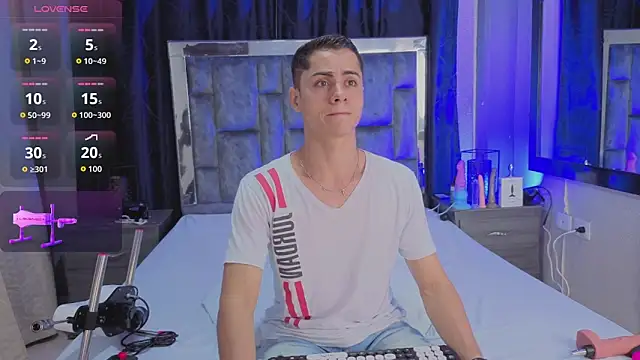 LeoMonnroe online show from April 4, 5:08 pm