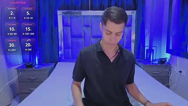 LeoMonnroe online show from April 3, 5:08 pm