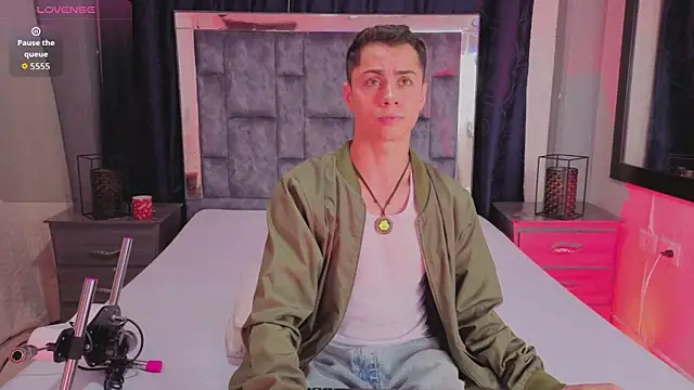 LeoMonnroe online show from May 7, 8:56 pm