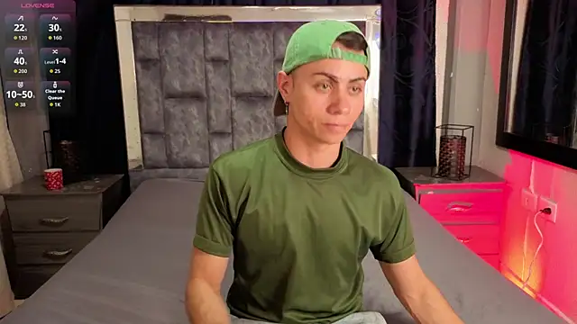 Snapshot of LeoMonnroe chatting on July 15, 9:11 pm LeoMonnroe online show from July 15, 9:11 pm