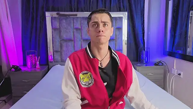 LeoMonnroe online show from February 9, 7:23 pm