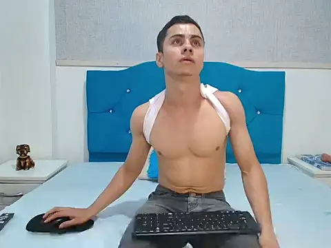 LeoMonnroe online show from January 17, 2:20 pm