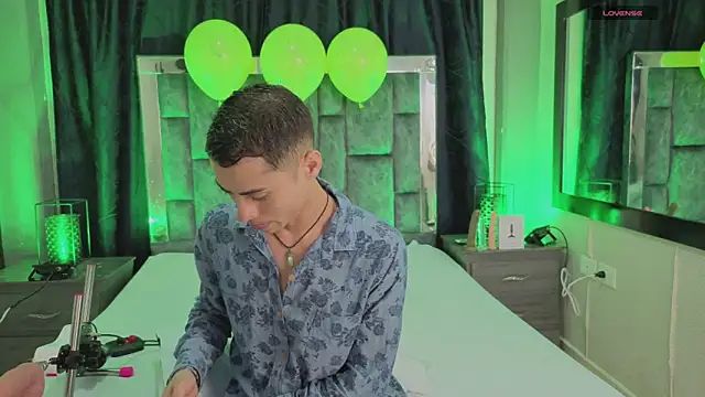 LeoMonnroe online show from March 6, 7:42 pm