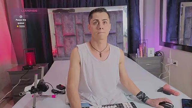 LeoMonnroe online show from March 10, 7:07 pm