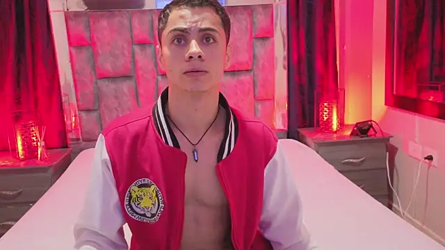 LeoMonnroe online show from February 8, 3:54 pm