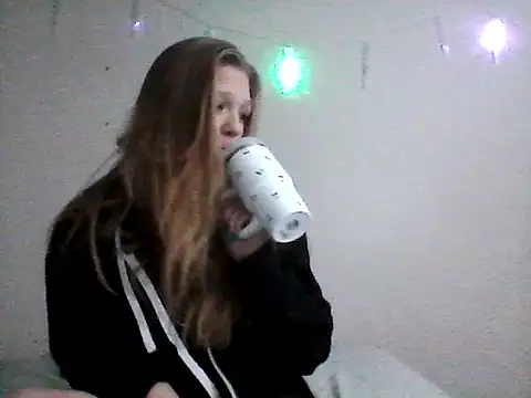 tinytiff33 online show from January 10, 1:23 am