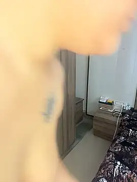 Snapshot of HotNeha08 chatting on February 18, 4:43 am HotNeha08 online show from February 18, 4:43 am