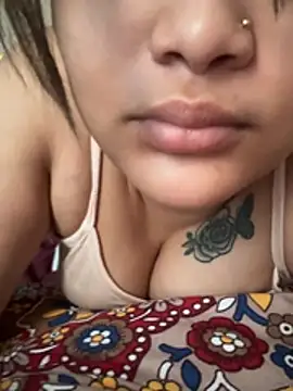 Snapshot of HotNeha08 chatting on June 27, 2:39 am HotNeha08 online show from June 27, 2:39 am