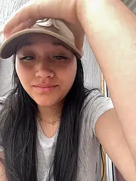 Snapshot of Veronica_Wins_ chatting on February 13, 7:25 pm Veronica Wins online show from February 13, 7:25 pm