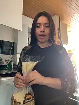 Veronica Wins  online show from May 3, 3:04 pm