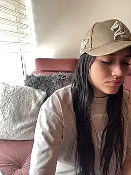 Snapshot of Veronica_Wins_ chatting on February 17, 7:33 pm Veronica Wins online show from February 17, 7:33 pm