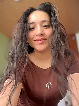 Snapshot of Veronica_Wins_ chatting on July 1, 2:39 pm Veronica Wins online show from July 1, 2:39 pm