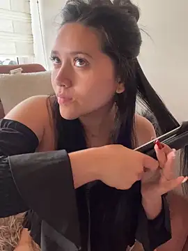 Snapshot of Veronica_Wins_ chatting on February 25, 7:03 pm Veronica Wins online show from February 25, 7:03 pm