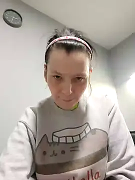 Snapshot of roksa2026 chatting on February 1, 1:31 pm roksa2026 online show from February 1, 1:31 pm