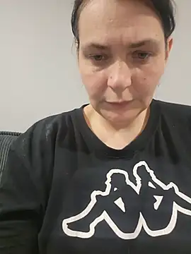 Snapshot of roksa2026 chatting on June 6, 6:35 pm roksa2026 online show from June 6, 6:35 pm