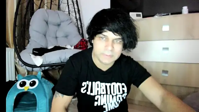 LorenzoBoy99 online show from January 8, 11:44 pm