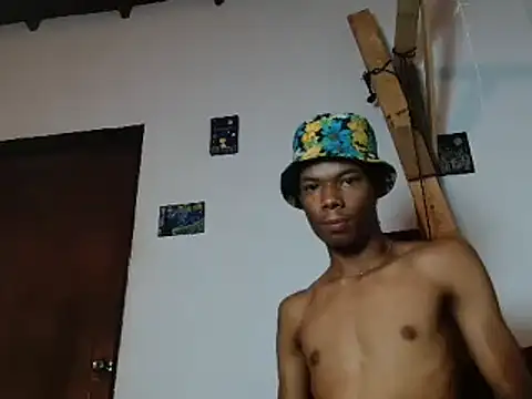 Snapshot of FallenEmigree chatting on January 10, 5:14 am FallenEmigree online show from January 10, 5:14 am