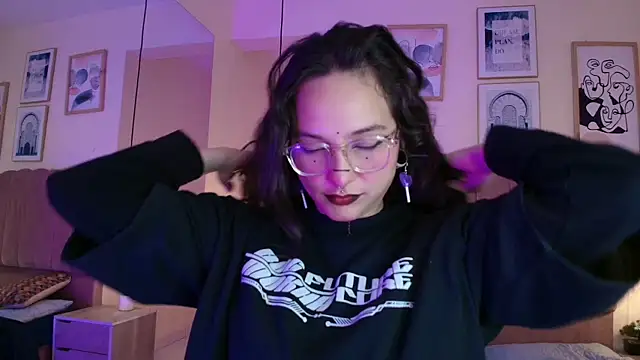 Hanabie  online show from April 22, 3:13 am