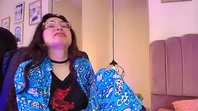 Hanabie  online show from February 4, 3:23 am