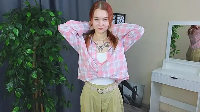 Snapshot of ClairVacio chatting on January 14, 2:37 am ClairVacio online show from January 14, 2:37 am