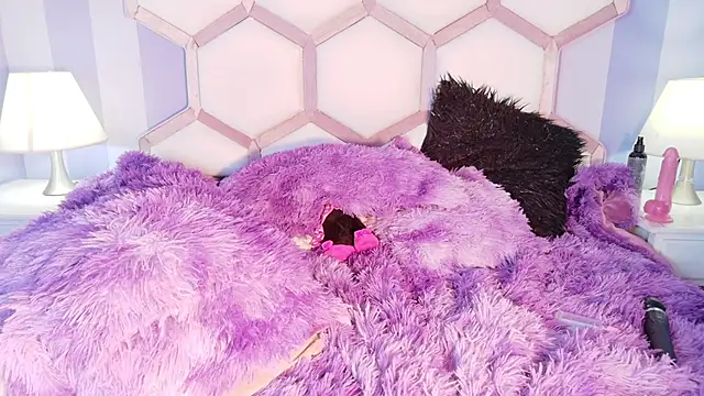 yvi taylor online show from February 7, 12:51 am