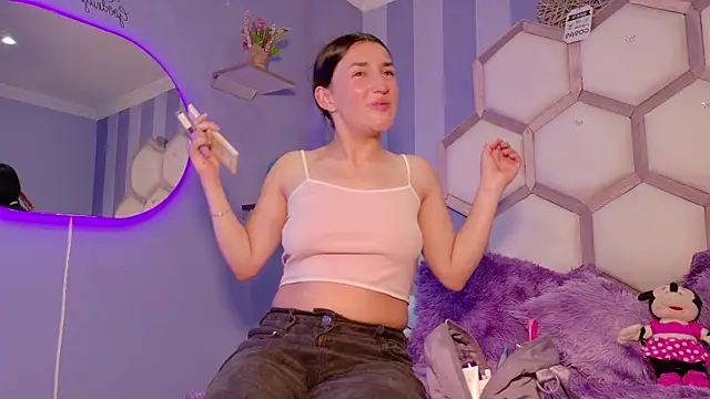 yvi taylor online show from April 2, 11:39 am