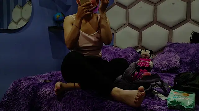 yvi taylor online show from April 17, 1:14 pm