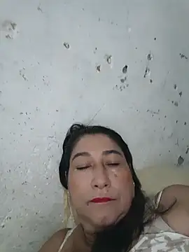 Snapshot of PatriciaGrajales chatting on May 5, 3:15 pm PatriciaGrajales online show from May 5, 3:15 pm