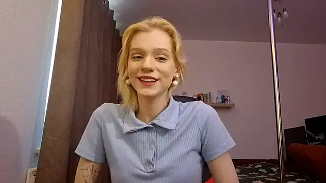 Snapshot of AuraNevera chatting on January 13, 7:12 am AuraNevera online show from January 13, 7:12 am