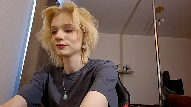 Snapshot of AuraNevera chatting on January 15, 5:22 am AuraNevera online show from January 15, 5:22 am