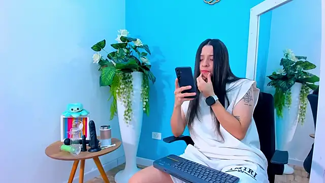 ViictoriiaSaenz online show from March 4, 4:42 am