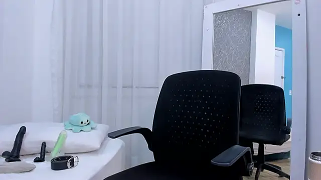 ViictoriiaSaenz online show from March 30, 4:58 am