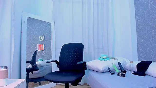 ViictoriiaSaenz online show from March 20, 9:38 pm