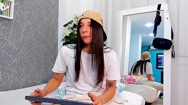 ViictoriiaSaenz online show from June 2, 1:16 am