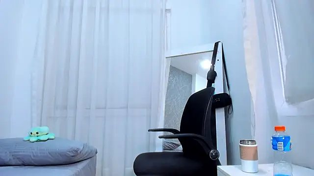 ViictoriiaSaenz online show from April 10, 10:06 pm