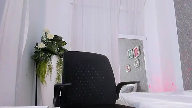 Snapshot of ViictoriiaSaenz chatting on February 6, 5:14 am ViictoriiaSaenz online show from February 6, 5:14 am