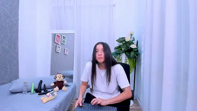 Snapshot of ViictoriiaSaenz chatting on February 5, 4:08 am ViictoriiaSaenz online show from February 5, 4:08 am