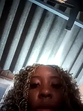 Snapshot of EngelSmith_ chatting on February 23, 5:57 pm EngelSmith online show from February 23, 5:57 pm