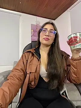 lianaa   online show from February 12, 1:22 pm