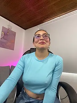 lianaa   online show from February 11, 1:55 pm