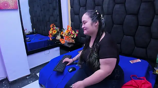 MiaRouss69 online show from January 14, 12:53 pm