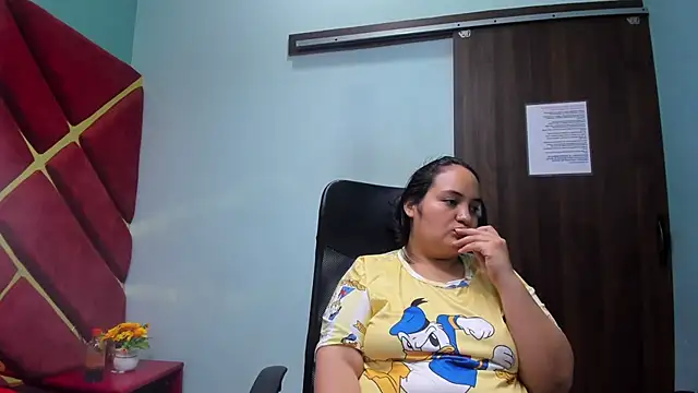 Snapshot of MiaRouss69 chatting on February 28, 12:21 am MiaRouss69 online show from February 28, 12:21 am