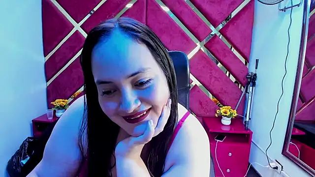 Snapshot of MiaRouss69 chatting on February 12, 2:55 am MiaRouss69 online show from February 12, 2:55 am